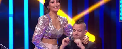 El baile “a barrigazos” de Cristina Pedroche para Dabiz Muñoz al son de ‘Paquito el chocolatero’ El baile “a barrigazos” de Cristina Pedroche para Dabiz Muñoz al son de ‘Paquito el chocolatero’
