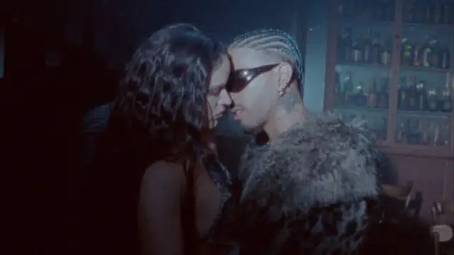 Rauw Alejandro y Rosalía en el vídeo de Vampiros
