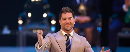 David Bisbal recibe la Medalla de Oro de Andalucía, en febrero de 2023 en Sevilla. David Bisbal recibe la Medalla de Oro de Andalucía, en febrero de 2023 en Sevilla.