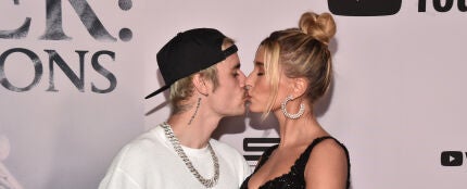 Justin Bieber y Hailey Bieber asisten al estreno de &#39;Justin Bieber: Seasons&#39;, en 2020.