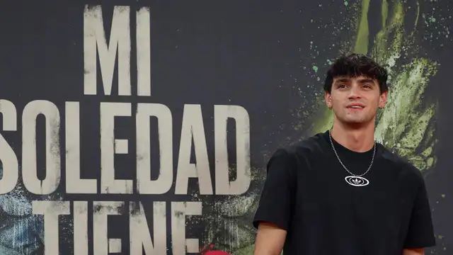 Gabriel Guevara posa en el photocall de la película 'Mi soledad tiene alas' en agosto de 2023.