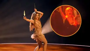 Taylor Swift reacciona al show de Shakira en los MTV VMAs 2023.