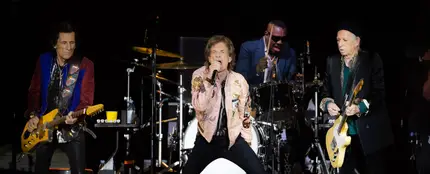 Lady Gaga y Stevie Wonder colaboran con The Rolling Stones en la canción 'Sweet Sounds of Heaven'. Lady Gaga y Stevie Wonder colaboran con The Rolling Stones en la canción 'Sweet Sounds of Heaven'.