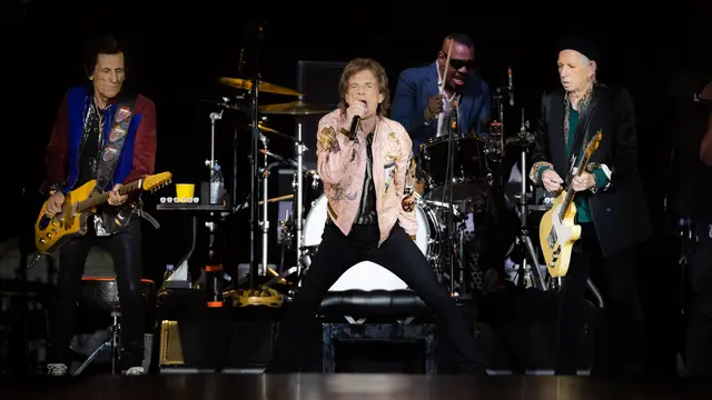 Lady Gaga y Stevie Wonder colaboran con The Rolling Stones en la canción 'Sweet Sounds of Heaven'.