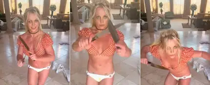 Britney Spears, en el baile de los cuchillos. Britney Spears, en el baile de los cuchillos.