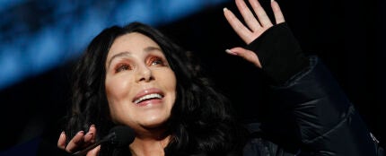 Qué está pasando con Cher y por qué está acusada de secuestro