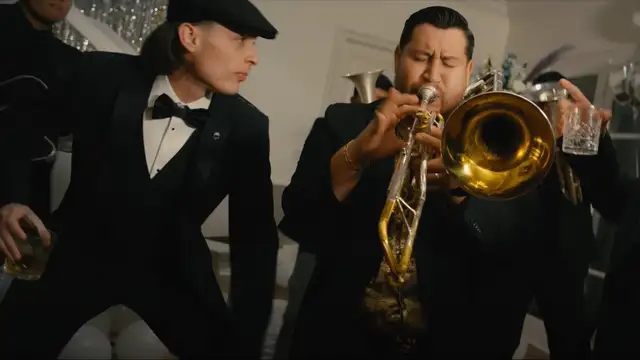 Imagen del videoclip 'Ella baila sola', de Peso Pluma y Eslabon Armado.