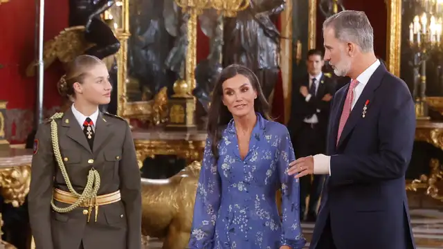Los reyes Felipe y Letizia junto a la princesa Leonor