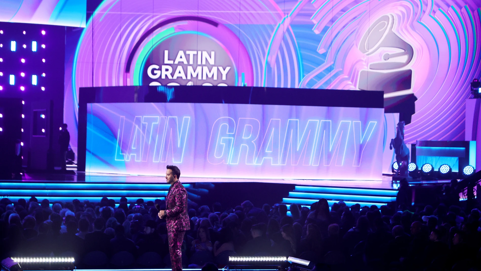 El escenario de los Latin Grammy 2022.
