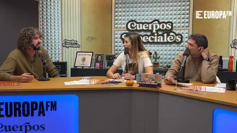 Mikel Izal: "Cuando la gente te dice que eres su ídolo, es irreal, porque no saben cómo eres" Mikel Izal: "Cuando la gente te dice que eres su ídolo, es irreal, porque no saben cómo eres"