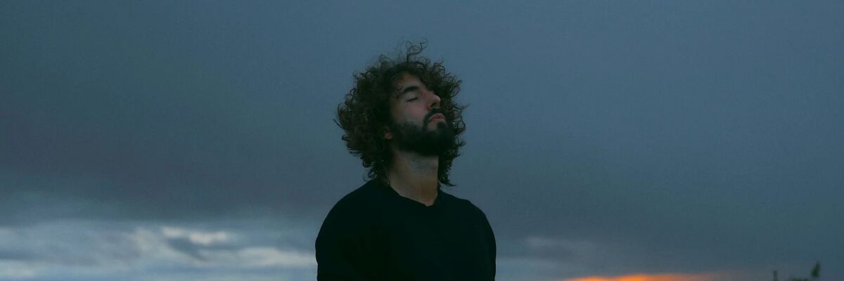 Mikel Izal presenta 'El Miedo y el Paraíso', su primer disco en solitario