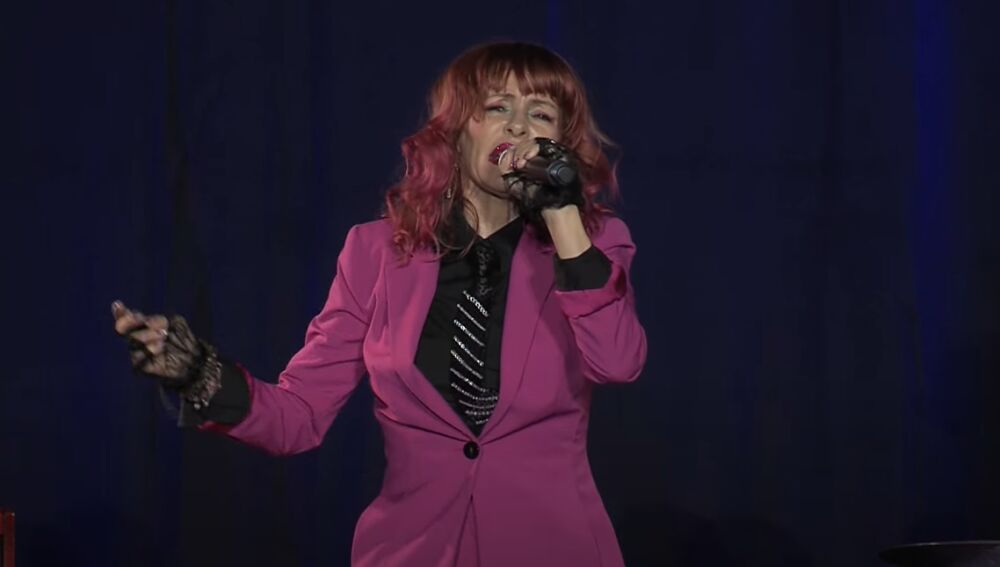 Nebulossa, en una actuación en directo en San Marino.