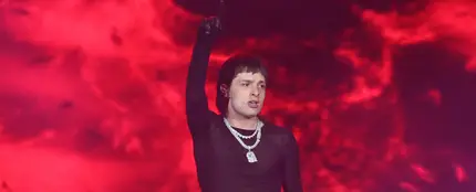 El cantante mexicano Peso Pluma durante su primer concierto en España, en el WiZink Center de Madrid este martes. El cantante mexicano Peso Pluma durante su primer concierto en España, en el WiZink Center de Madrid este martes.