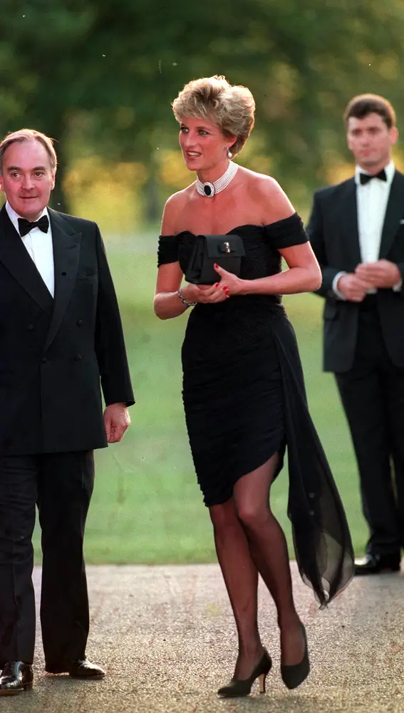 Diana de Gales, con el vestido de la venganza en 1994.