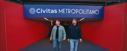 David y Jose Muñoz, de Estopa, en el spot promocional de sus conciertos en estadios. David y Jose Muñoz, de Estopa, en el spot promocional de sus conciertos en estadios.