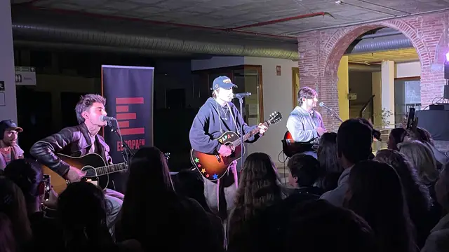 Marlon lo da todo en el showcase de Vélez-Málaga de la mano de Europa FM
