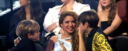 Shakira y sus hijos Milan y Sasha Shakira y sus hijos Milan y Sasha