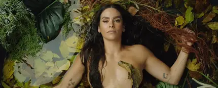 Cristina Pedroche, en una imagen del tráiler de las campanadas que presenta en Antena 3. Cristina Pedroche, en una imagen del tráiler de las campanadas que presenta en Antena 3.