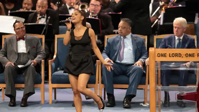 Ariana Grande en el funeral de Aretha Franklin