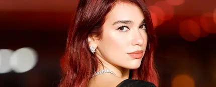 La cantante británicoalbanesa Dua Lipa. La cantante británicoalbanesa Dua Lipa.