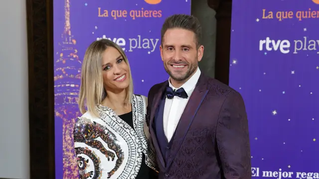 La periodista Ana Prada junto a Àngel Pons.