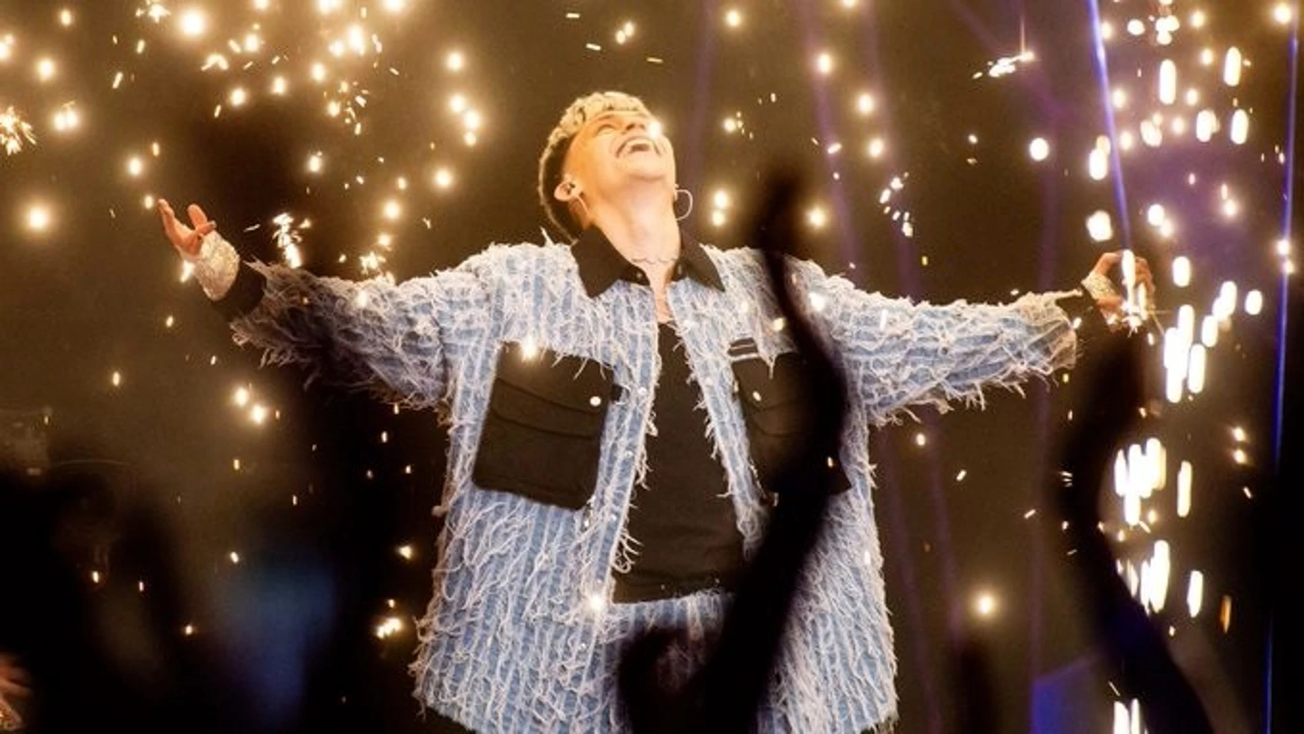 El cantante Almácor durante su actuación en la final del Benidorm Fest. El cantante Almácor durante su actuación en la final del Benidorm Fest.