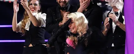 El emotivo encuentro de Mark y Mery (Nebulossa) con sus hijos tras ganar la final del Benidorm Fest El emotivo encuentro de Mark y Mery (Nebulossa) con sus hijos tras ganar la final del Benidorm Fest