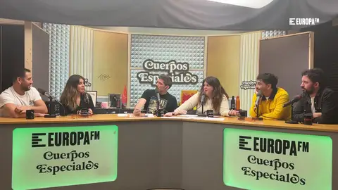 Carrera Blanca estrena en exclusiva en 'Cuerpos especiales' la canción 'Tom Hanks', una oda a la soltería Carrera Blanca estrena en exclusiva en 'Cuerpos especiales' la canción 'Tom Hanks', una oda a la soltería