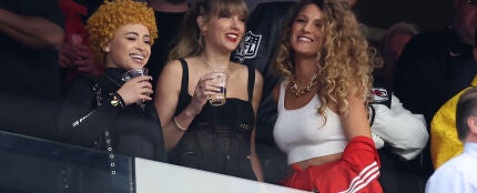 Taylor Swift, Blake Lively y Ice Spice en la Super Bowl