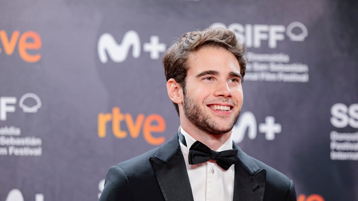 Quién es Julio Peña? Conoce al compañero de Clara Galle en la saga 'A  través de la ventana' | Europa FM