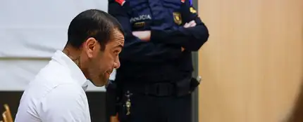 El exfutbolista Dani Alves durante un juicio en la Audiencia de Barcelona, a 5 de febrero de 2024, en Barcelona, Catalunya (España). El exfutbolista Dani Alves durante un juicio en la Audiencia de Barcelona, a 5 de febrero de 2024, en Barcelona, Catalunya (España).