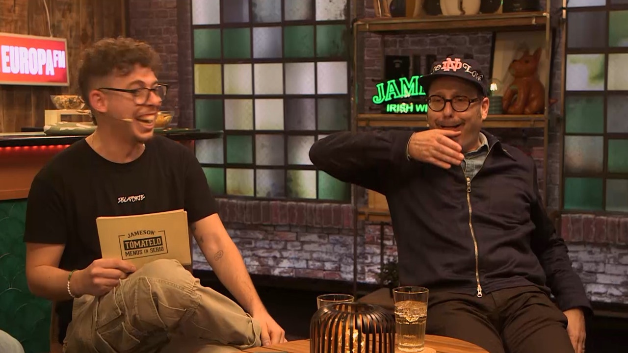 Travis Kelce: “A veces digo ‘Espérate… ¿Qué es el balón y qué es Taylor ...