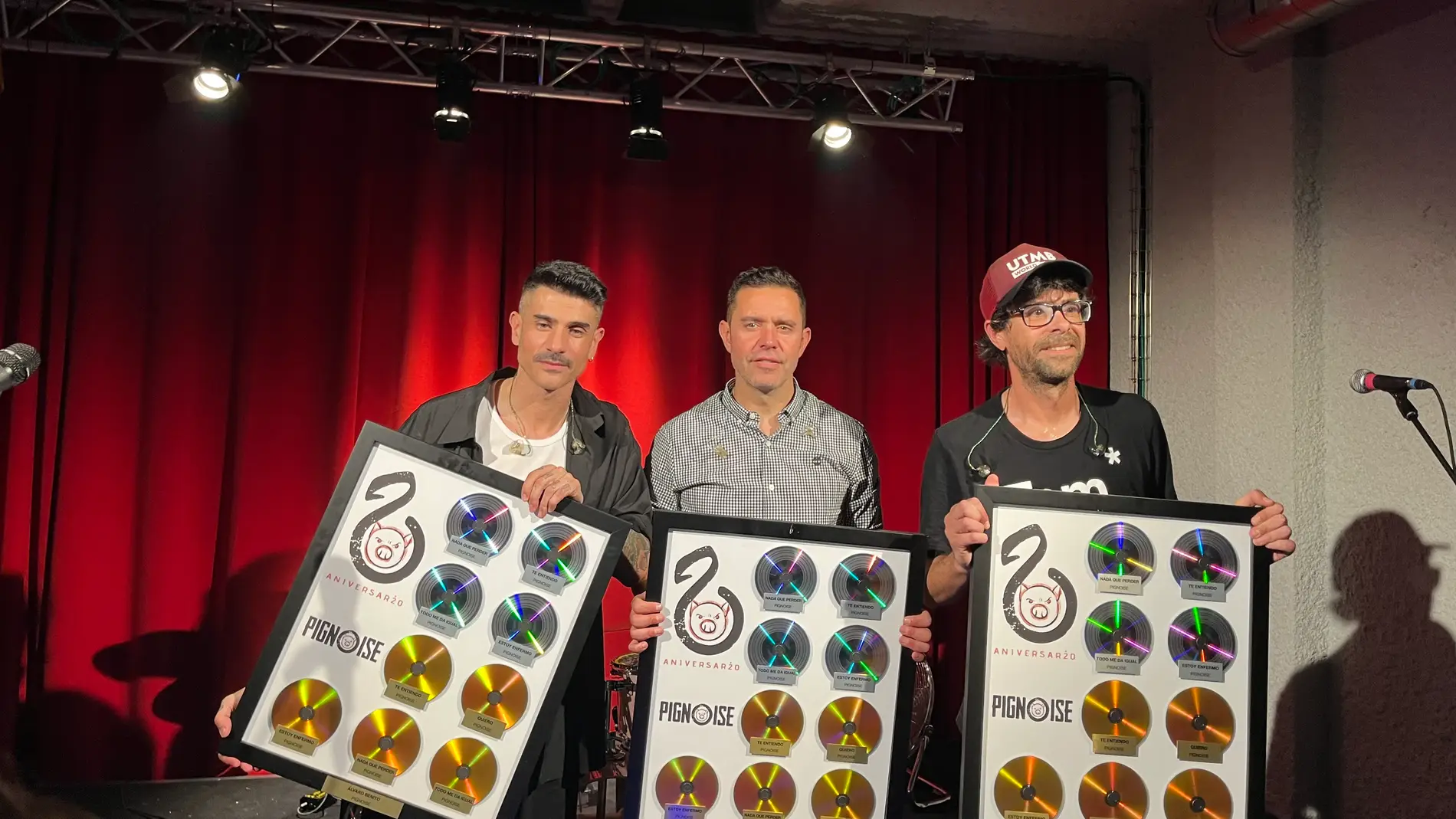 Pignoise reciben sus discos de oro Pignoise reciben sus discos de oro