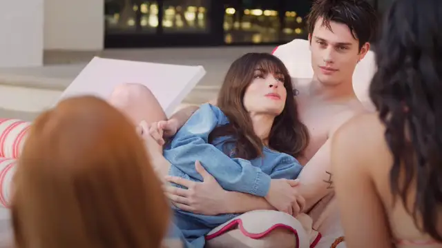 Frame de 'The Idea of You', la película de Anne Hathaway y Nicholas Galitzine