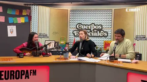 Joaquina canta por primera vez en directo su nuevo tema 'Escapar de mí' Joaquina canta por primera vez en directo su nuevo tema 'Escapar de mí'