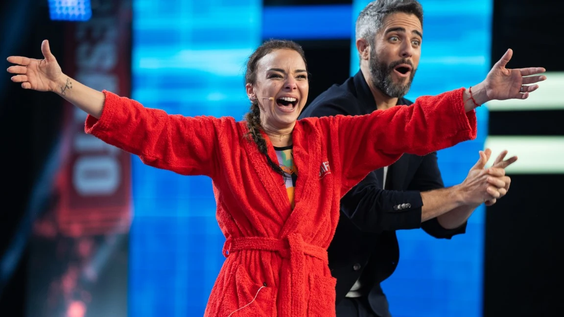 Chenoa celebra su victoria al ganar la segunda semifinal de El desafío