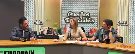 Eva Soriano se equivoca en la letra de 'Superman' al cantarla a dúo en un reto con David Bustamante Eva Soriano se equivoca en la letra de 'Superman' al cantarla a dúo en un reto con David Bustamante
