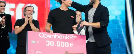 El emotivo gesto de Pablo Castellano al ganar El Desafío: “Quiero repartir los 30.000 euros entre mis compañeros para que cada uno lo done a la ONG que quiera” El emotivo gesto de Pablo Castellano al ganar El Desafío: “Quiero repartir los 30.000 euros entre mis compañeros para que cada uno lo done a la ONG que quiera”
