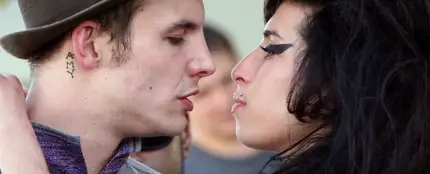 ¿Qué pasó entre Amy Winehouse y Blake Fielder? Los altos y bajos de la pareja que inspiraron el disco 'Black to Back' ¿Qué pasó entre Amy Winehouse y Blake Fielder? Los altos y bajos de la pareja que inspiraron el disco 'Black to Back'