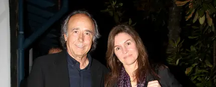 Joan Manuel Serrat junto a su mujer Candela Tiffón. Joan Manuel Serrat junto a su mujer Candela Tiffón.