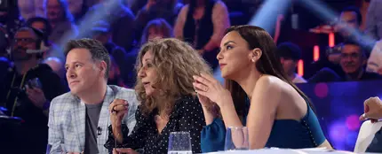 "¿Te has enrollado con Ana Obregón?": Lolita deja alucinados a sus compañeros del jurado "¿Te has enrollado con Ana Obregón?": Lolita deja alucinados a sus compañeros del jurado