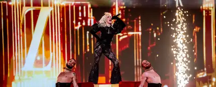Nebulossa, durante su actuación en la segunda semifinal de Eurovisión 2024. Nebulossa, durante su actuación en la segunda semifinal de Eurovisión 2024.