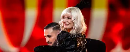 Mery Bas, en la actuación de Nebulossa en la segunda semifinal de Eurovisión 2024 Mery Bas, en la actuación de Nebulossa en la segunda semifinal de Eurovisión 2024