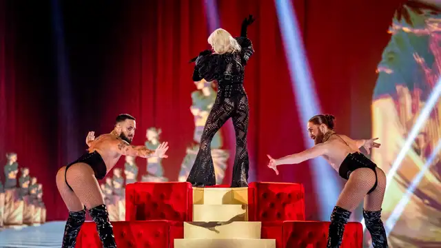Nebulossa, durante su actuación en la segunda semifinal de Eurovisión 2024