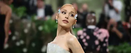 Ariana Grande en la MET Gala Ariana Grande en la MET Gala