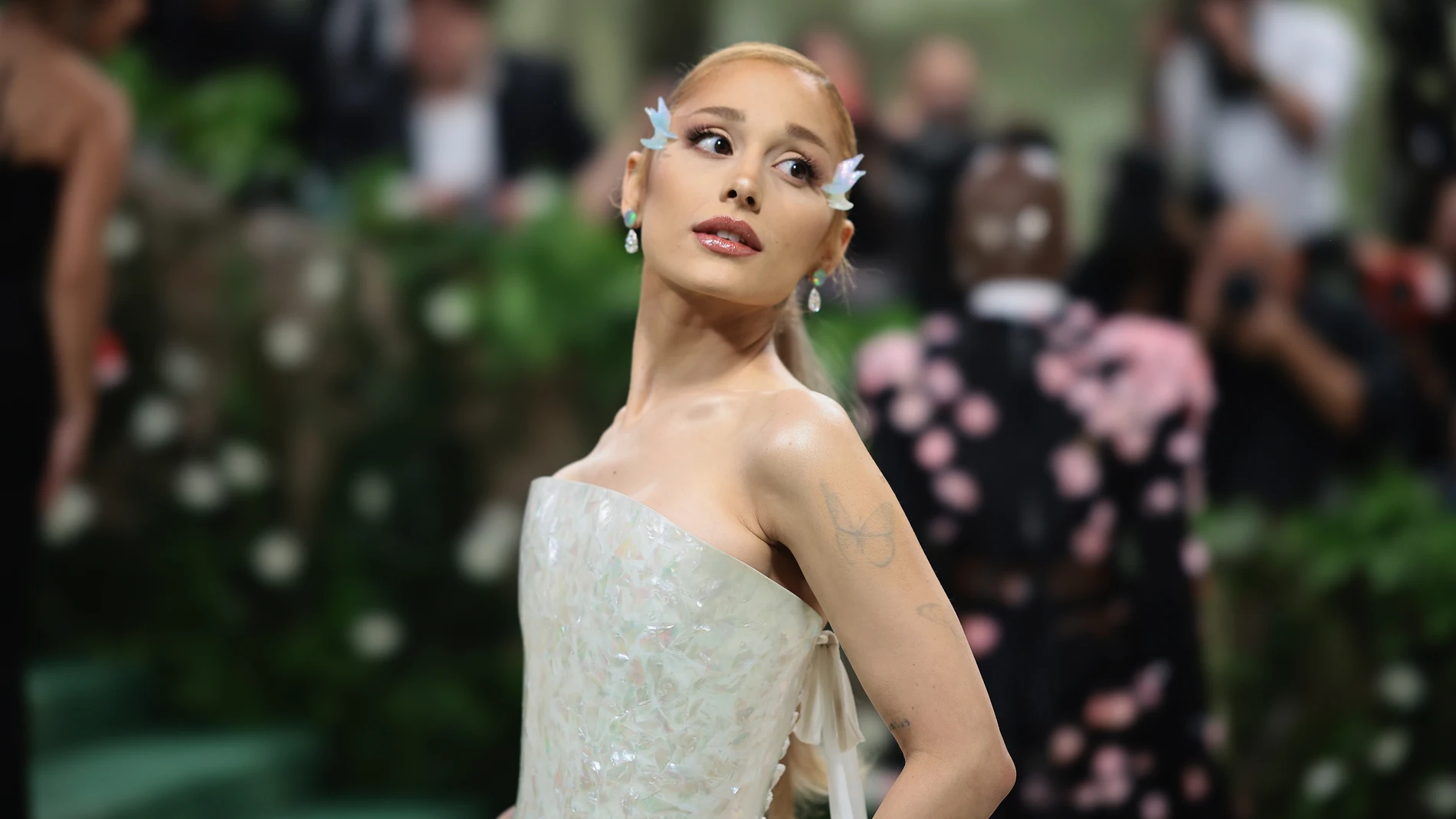 Ariana Grande en la MET Gala Ariana Grande en la MET Gala