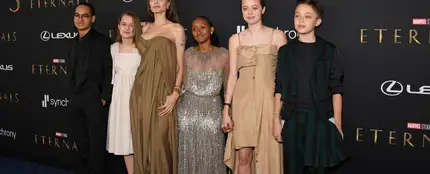 Angelina Jolie y sus hijos Angelina Jolie y sus hijos