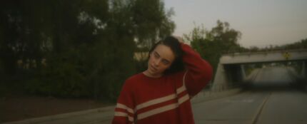 Billie Eilish en el videoclip de 'Chihiro'