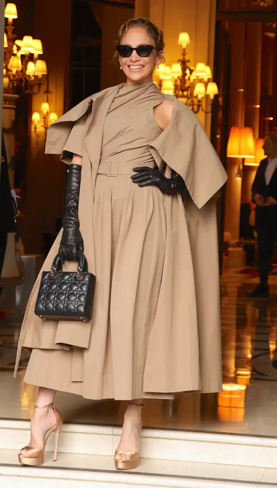 Jennifer Lopez en el desfile de Dior en París 2024