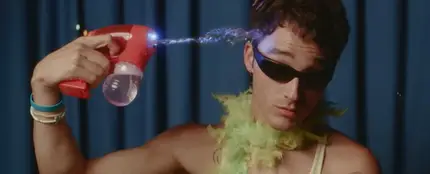 Pol Granch en el videoclip de 'Fotomatón' Pol Granch en el videoclip de 'Fotomatón'